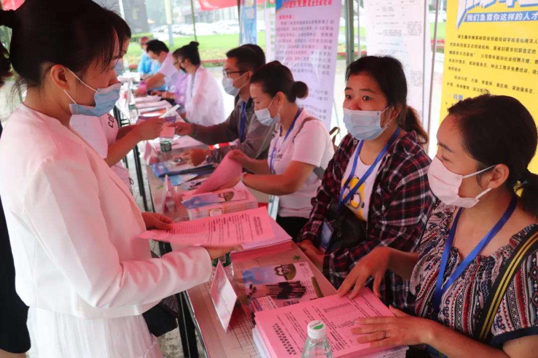 |仙桃市开展“12333全国统一咨询日”活动