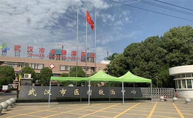 |刘伟强请钟南山把脉支招，《中国机长》原班主创筹拍抗疫电影《中国医生》