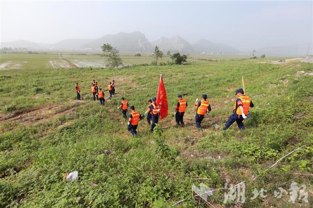 |头顶烈日，奔袭120公里 50名湖北勇士赴长江彭泽段排险