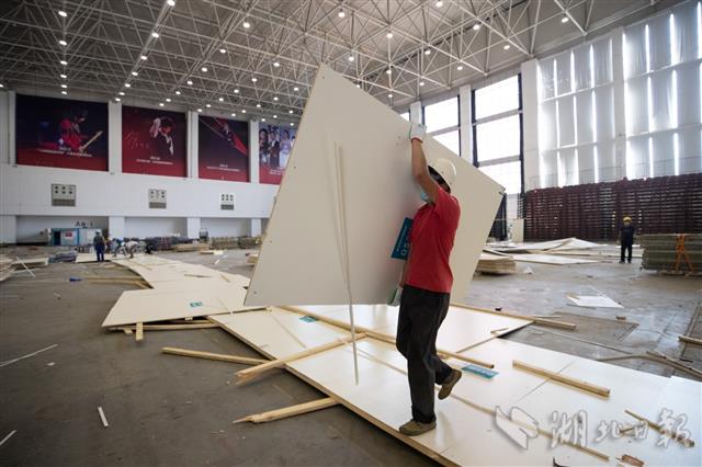 |武汉客厅方舱医院逐步恢复原有业态