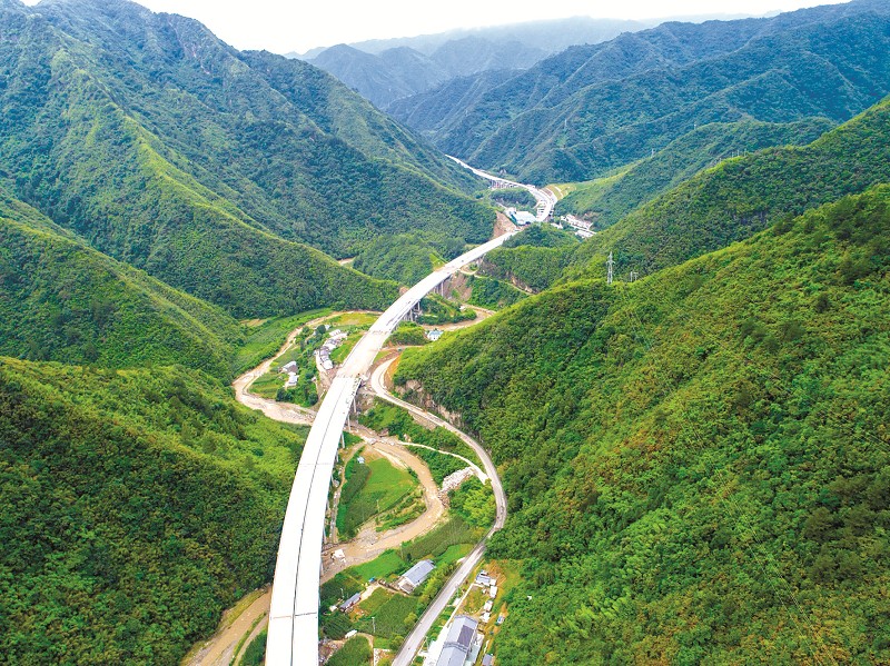 竹山县溢水镇人口多少人_竹山县溢水镇风景图(3)