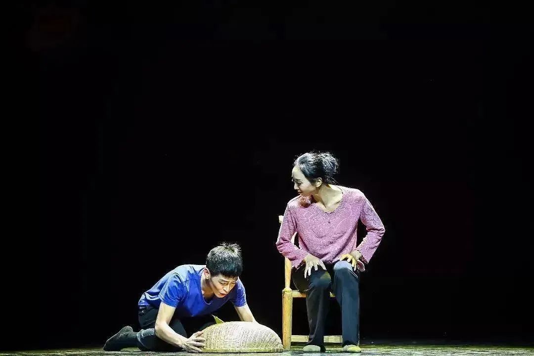 |荆楚“红色文艺轻骑兵”舞蹈专场舞动夏夜