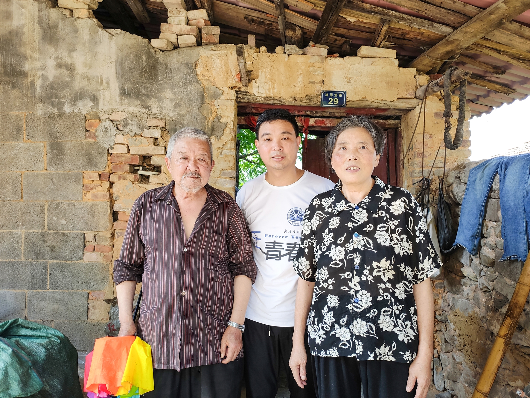 |好老师酷暑行程万里家访困难学生