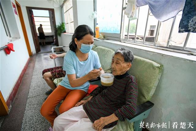 |9月底前，武汉民政系统各单位需储备不少于30日储备量的防护物资