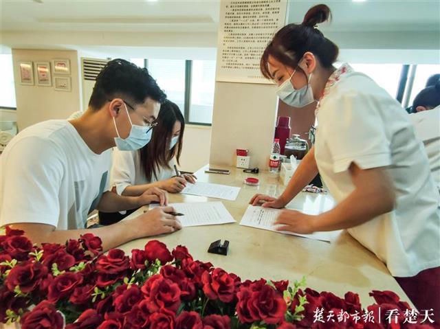 |七夕哪里最有爱？当然是民政局