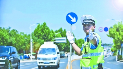 不惧“烤”验，他们干得热火朝天
