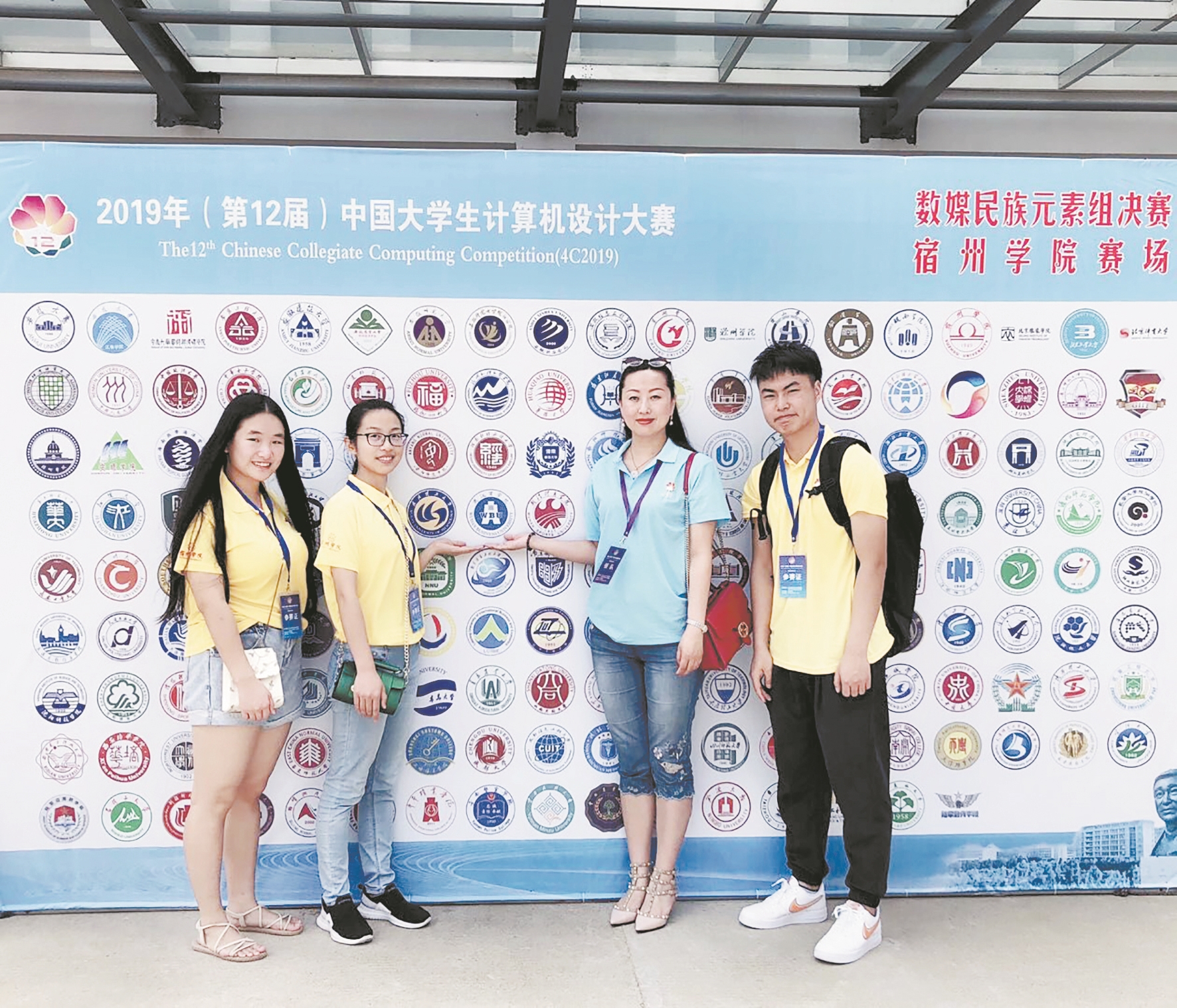 |主动下沉社区成为居民贴心人把疫情防控融入专业教学 大学老师打造“专业课+思政”教学新态势