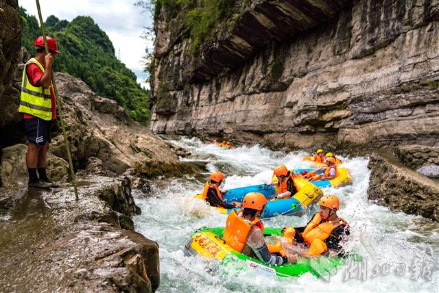 |免费漂流 尽享夏日清凉（组图）