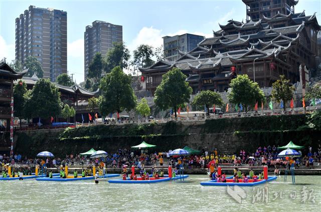 |湖北宣恩：“水上排球”享清凉