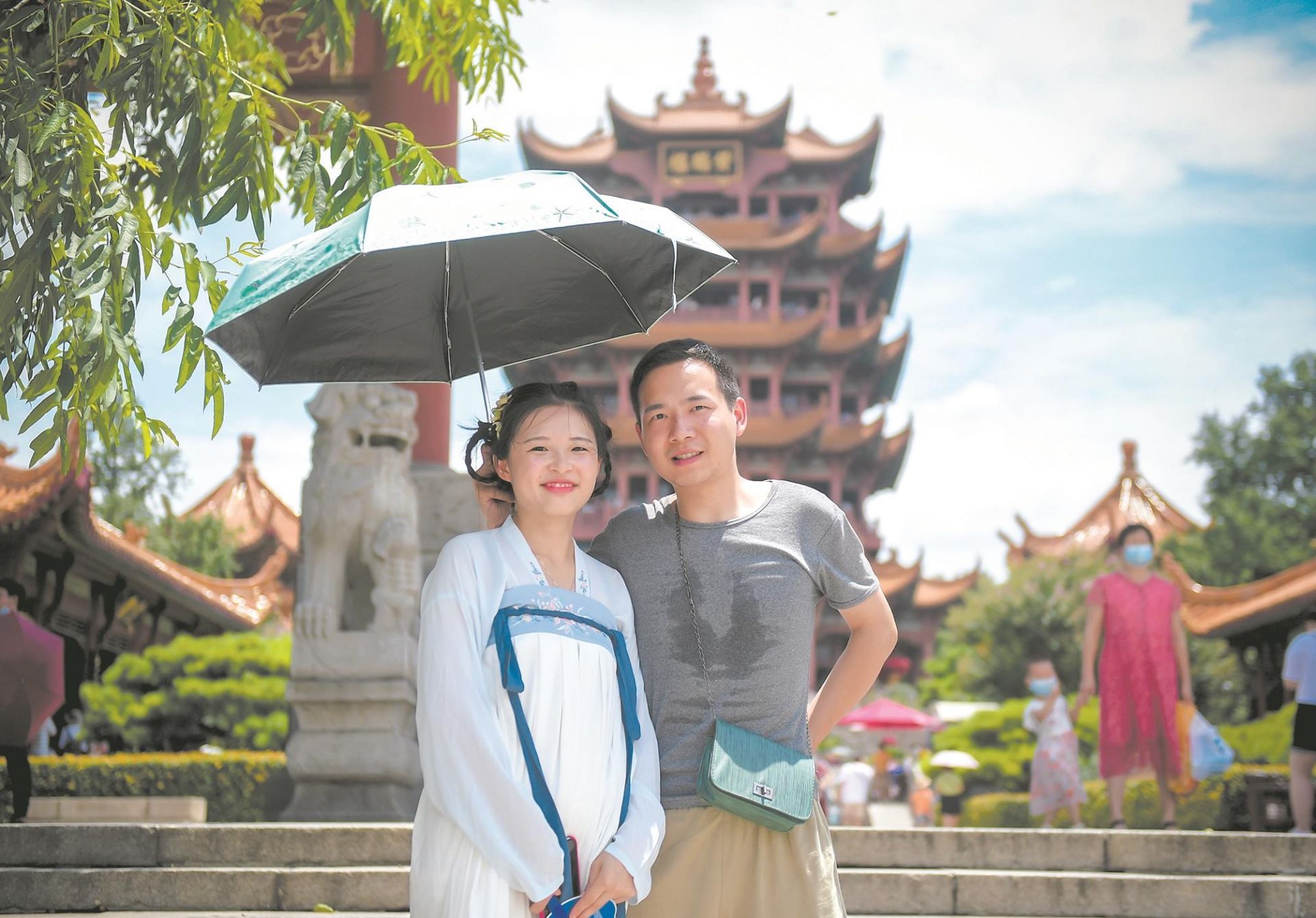 |湖北A级景区免门票首日预约火爆 ?超过1.2万人昨登黄鹤楼