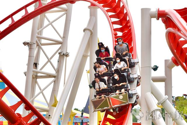 |打卡免费游 武汉欢乐谷受游客热捧