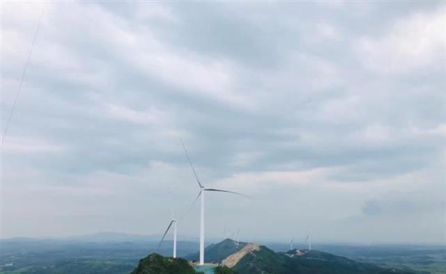 |湖北首个风光一体发电项目在广水全部投产