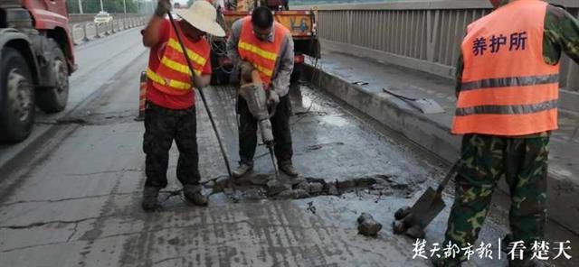 |新河大桥桥面钢筋外露？官方回复：已修复！