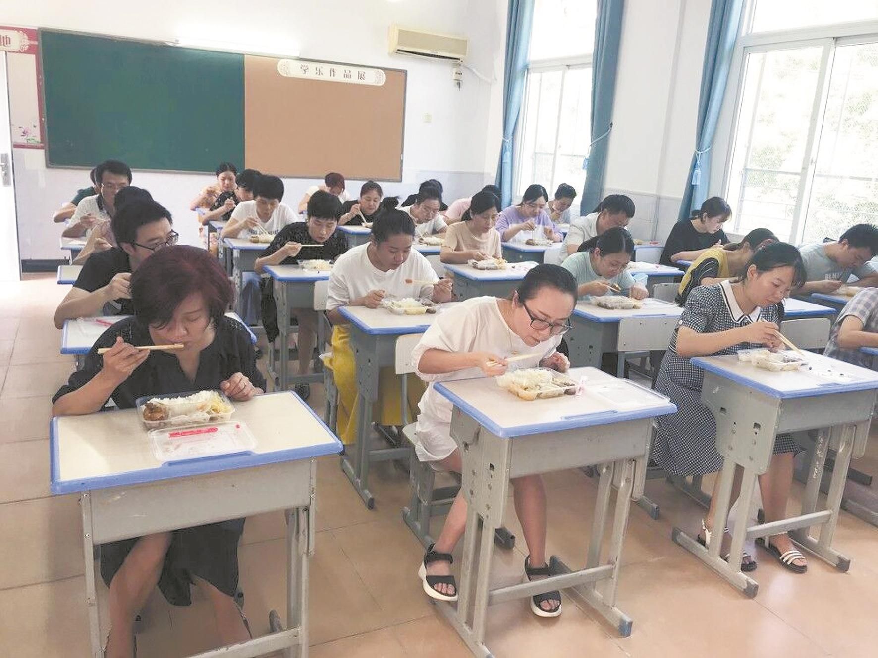 |武汉2842所中小学幼儿园做好疫情防控迎开学 校内无需戴口罩 供餐订餐要验收