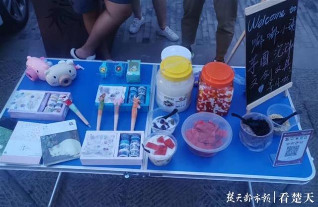 |湖大学子摆摊当老板，体验生活累积创业经验