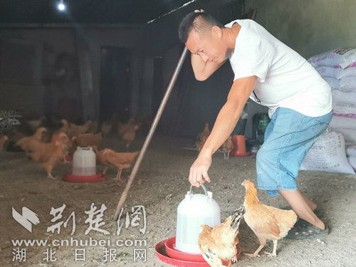 |就业扶贫看鄂州（2）精准脱贫户张正兵：虽然双腿残疾，人生的路我都要笑着走下去