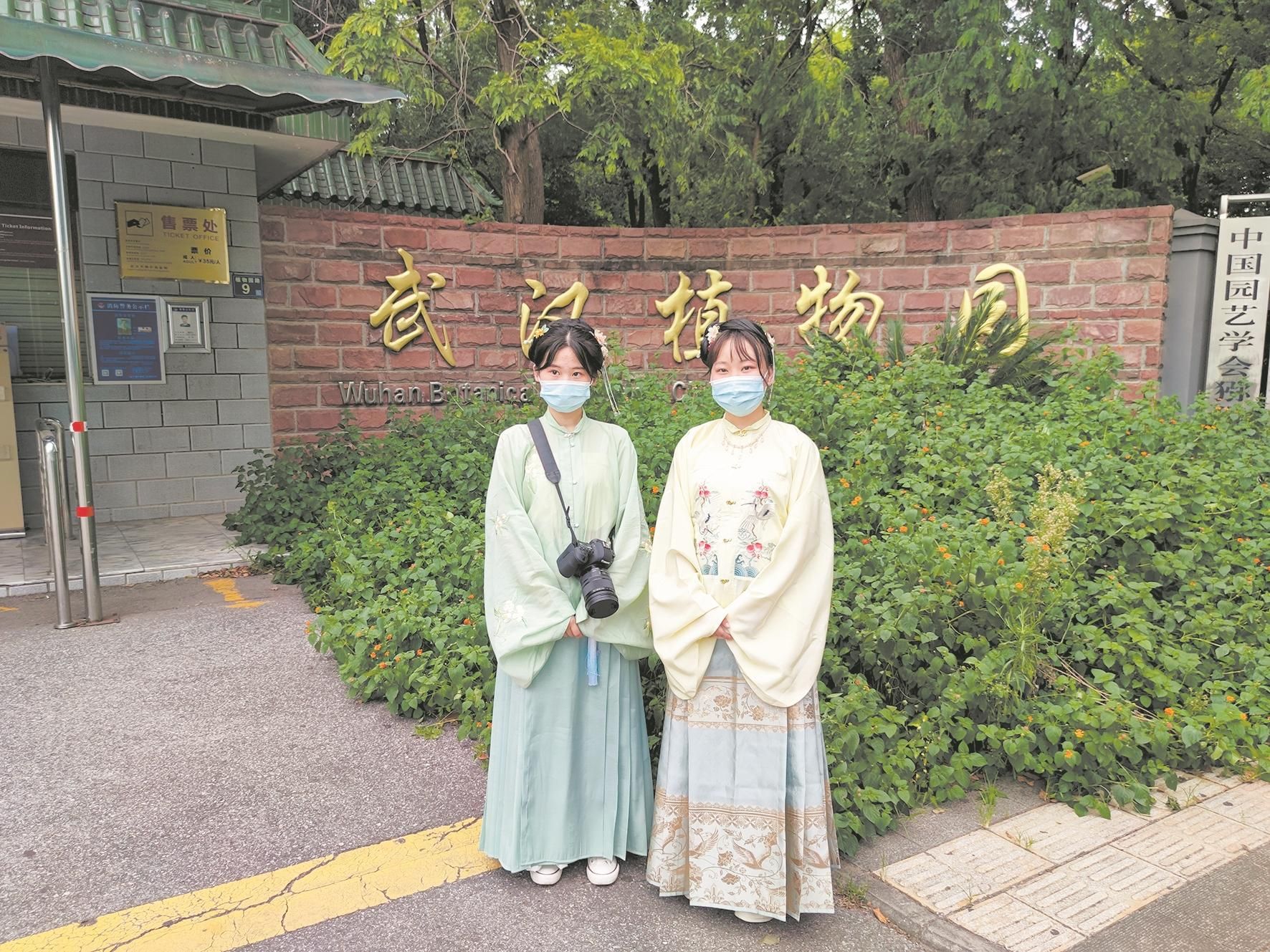 |湖北A级景区免门票首日预约火爆 ?超过1.2万人昨登黄鹤楼