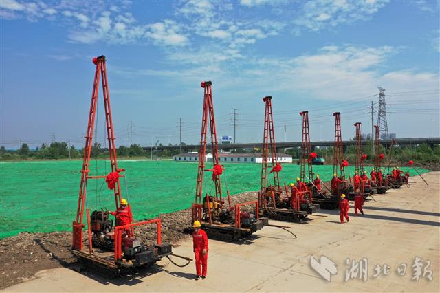 |武汉阳逻港水铁联运二期工程开工（组图）