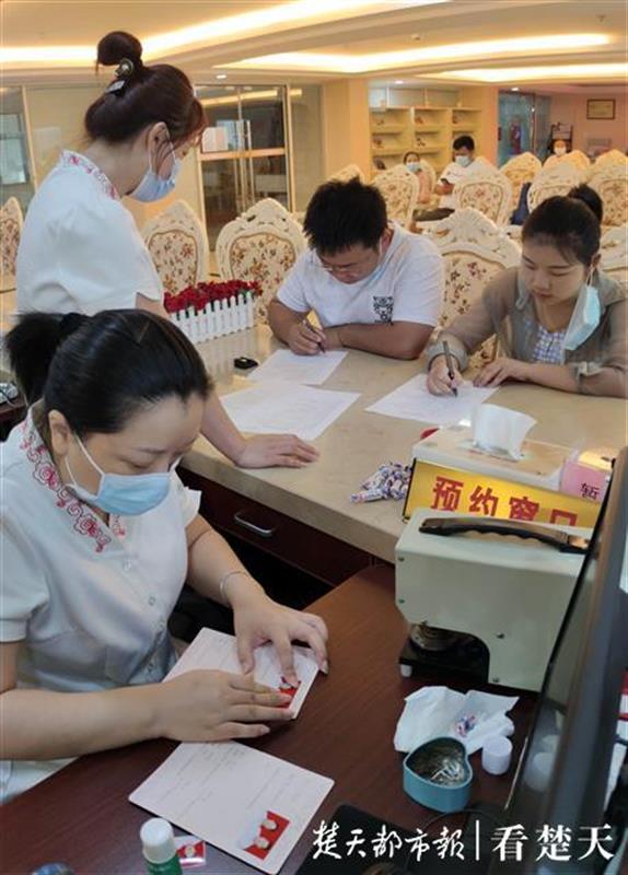 |七夕哪里最有爱？当然是民政局