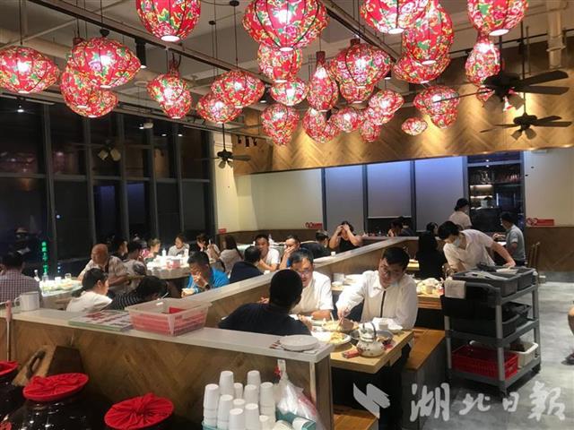 |消费，恢复八成 ——年中数据看亮点之六