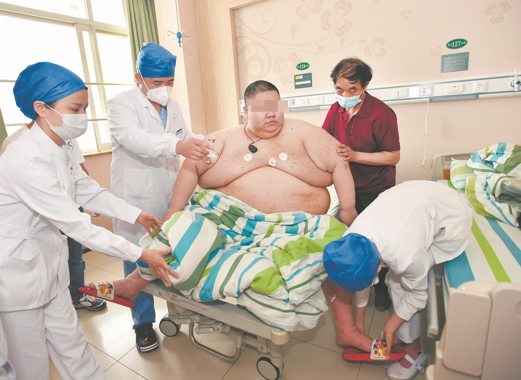 |“江城第一胖”手术切掉大半个胃 预计一年内体重可减掉100公斤