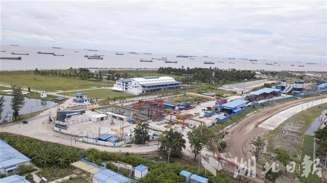 |鄂企打造“一带一路”精品工程 我国承建首条海外水底隧道左幅贯通