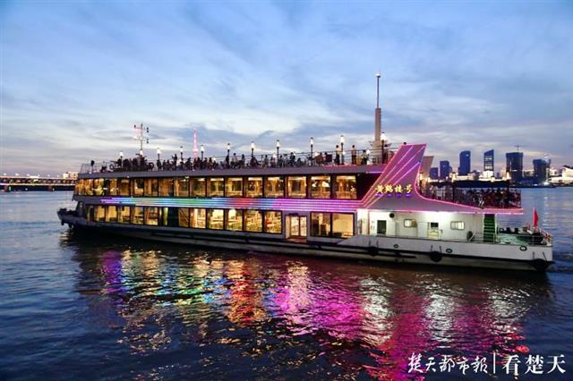 |刚刚，武汉两江游览游船复航啦，战疫防汛两次停航132天