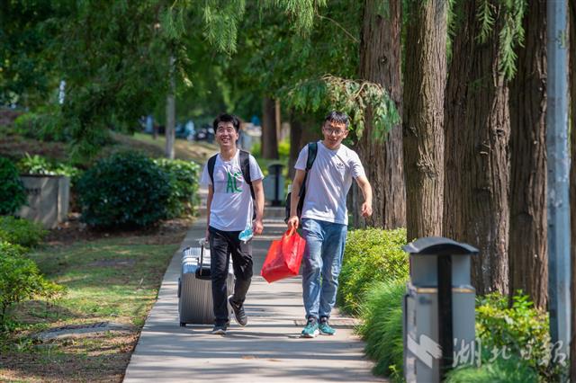 |武汉大学9000余名本科生陆续返校