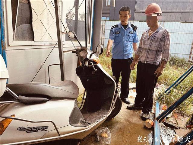 |无牌摩托撞倒爹爹致死，新洲交警破获肇事逃逸案