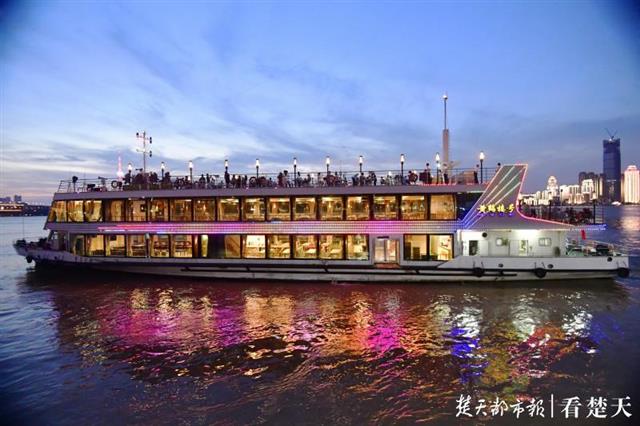 |刚刚，武汉两江游览游船复航啦，战疫防汛两次停航132天