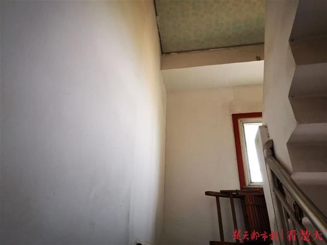 |房屋外观改造后18户漏水，蔡甸区侏儒山街办督促整改