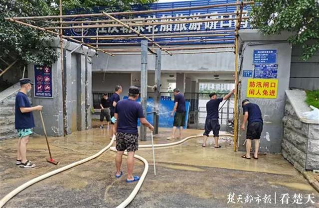 |硚口江滩开门迎客，两天内已开放14个闸口