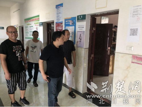 |黄石市政协副主席刘安定赴包保村调研扶贫工作