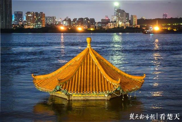 |水位跌至28米以下！黄花矶凉亭亭顶全部露出水面