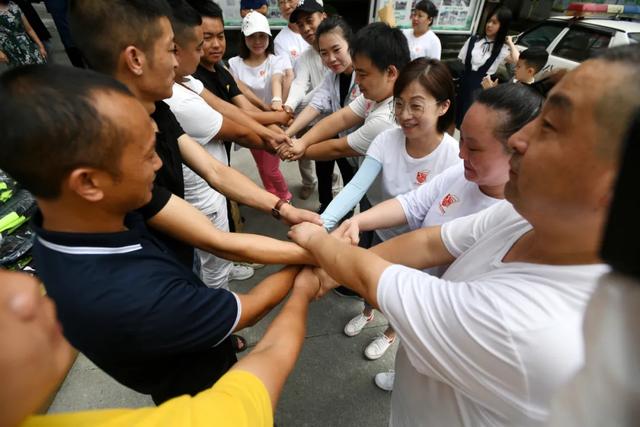 |“川汉一家亲，武汉感恩您！” 时隔半年，武汉志愿者募集物资回赠汶川恩人
