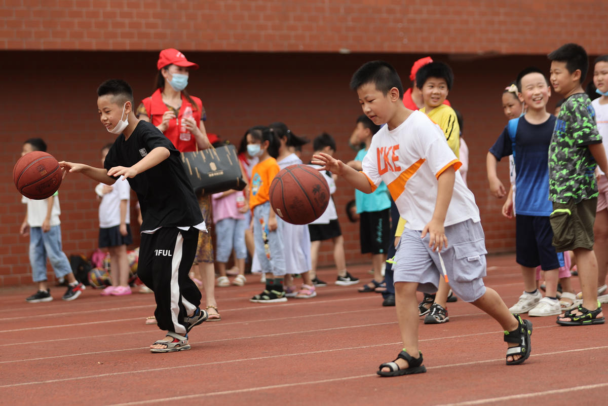 |襄阳高新学府社区举办“大成名师会”志愿服务活动