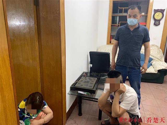 |男子网上赌博2天输了5万多，黄石港警方破获千万网络赌博案