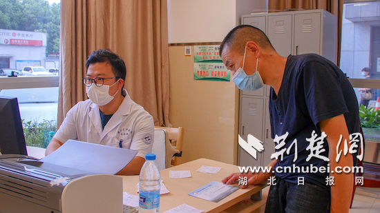 |利川18名脊柱畸形病友杭州萧山助力“重塑脊梁”