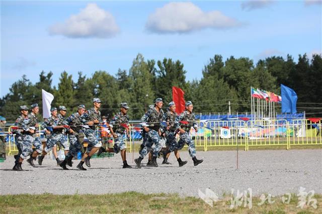 |交替射击，武装越野……单兵两项中国空降兵勇夺第二名