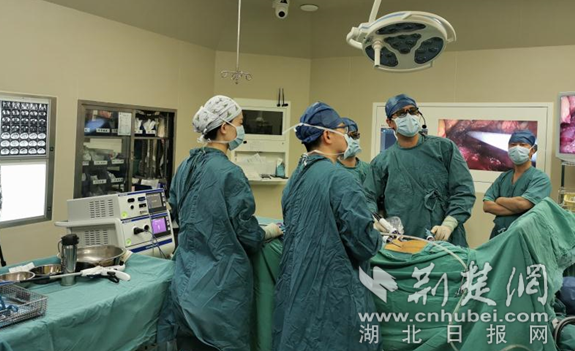 |68岁爹爹右肾藏15厘米肿瘤 医生妙手切除