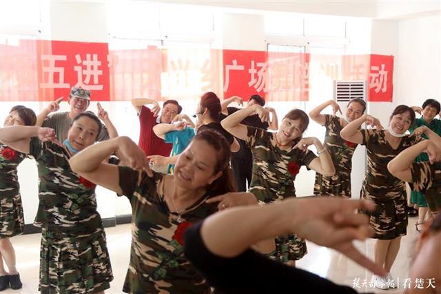 |洪山天兴乡广场舞跳出居民好心情