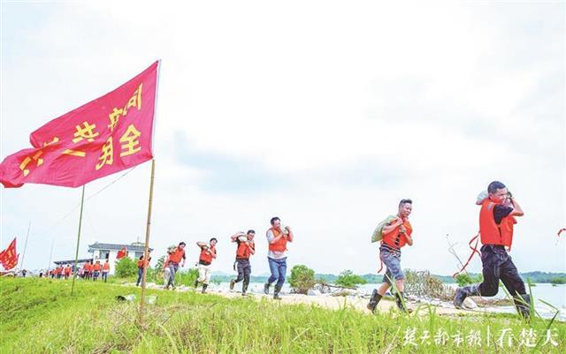 |湖北持续晴热少雨，省防办提醒高度关注涝旱急转