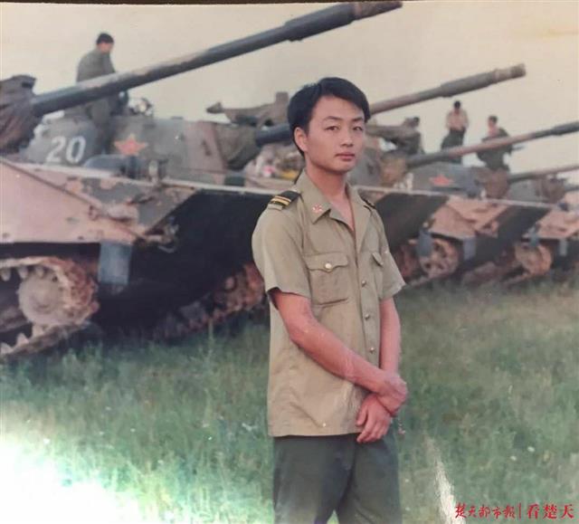 |军转民警叶军：脱去橄榄绿换上警察蓝，不同的岗位同样的为民情怀