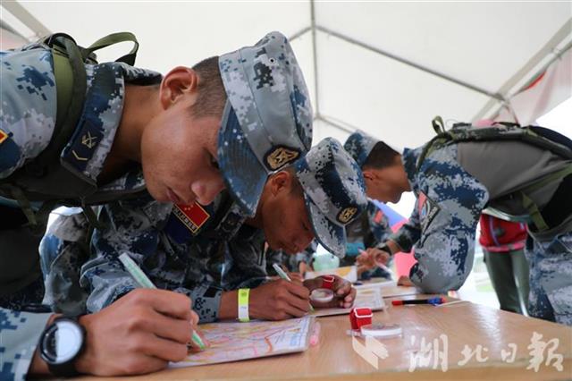 |3小时内穿越山林地25公里，“空降排”班排定位赛中国参赛队取得第二名