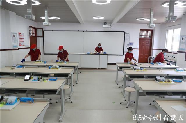 |初一初二学生复学在即，校园全面消杀