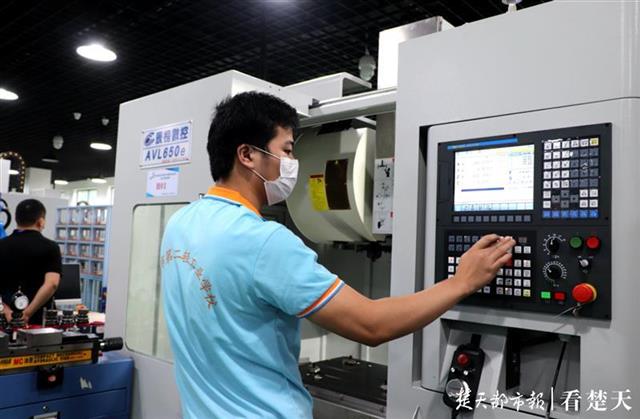 |武汉二轻校今年计划招生630人，?4个专业开设“3+2”班，今后可直升高职