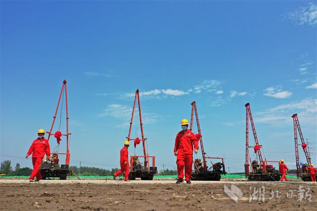 |武汉阳逻港水铁联运二期工程开工（组图）