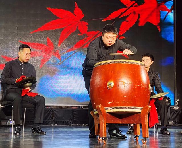 |云演出庆八一，致敬最可爱的中国军人