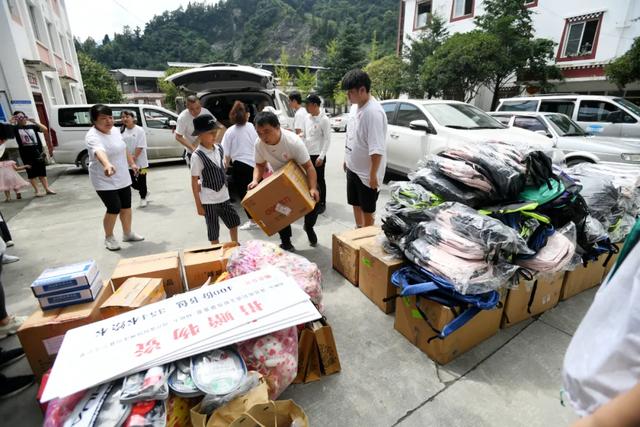|“川汉一家亲，武汉感恩您！” 时隔半年，武汉志愿者募集物资回赠汶川恩人