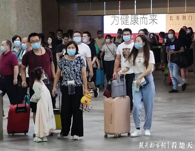 |近期铁路客流猛增 ，武铁动态调整运能满足旅客出行需求
